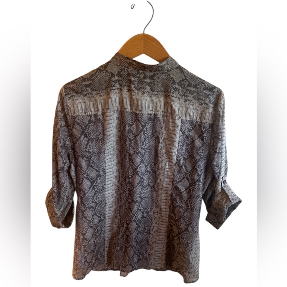 Michael Kors Button Up Shirt Size 12 Gray Black Animal Print Band Collar - Picture 7 of 13